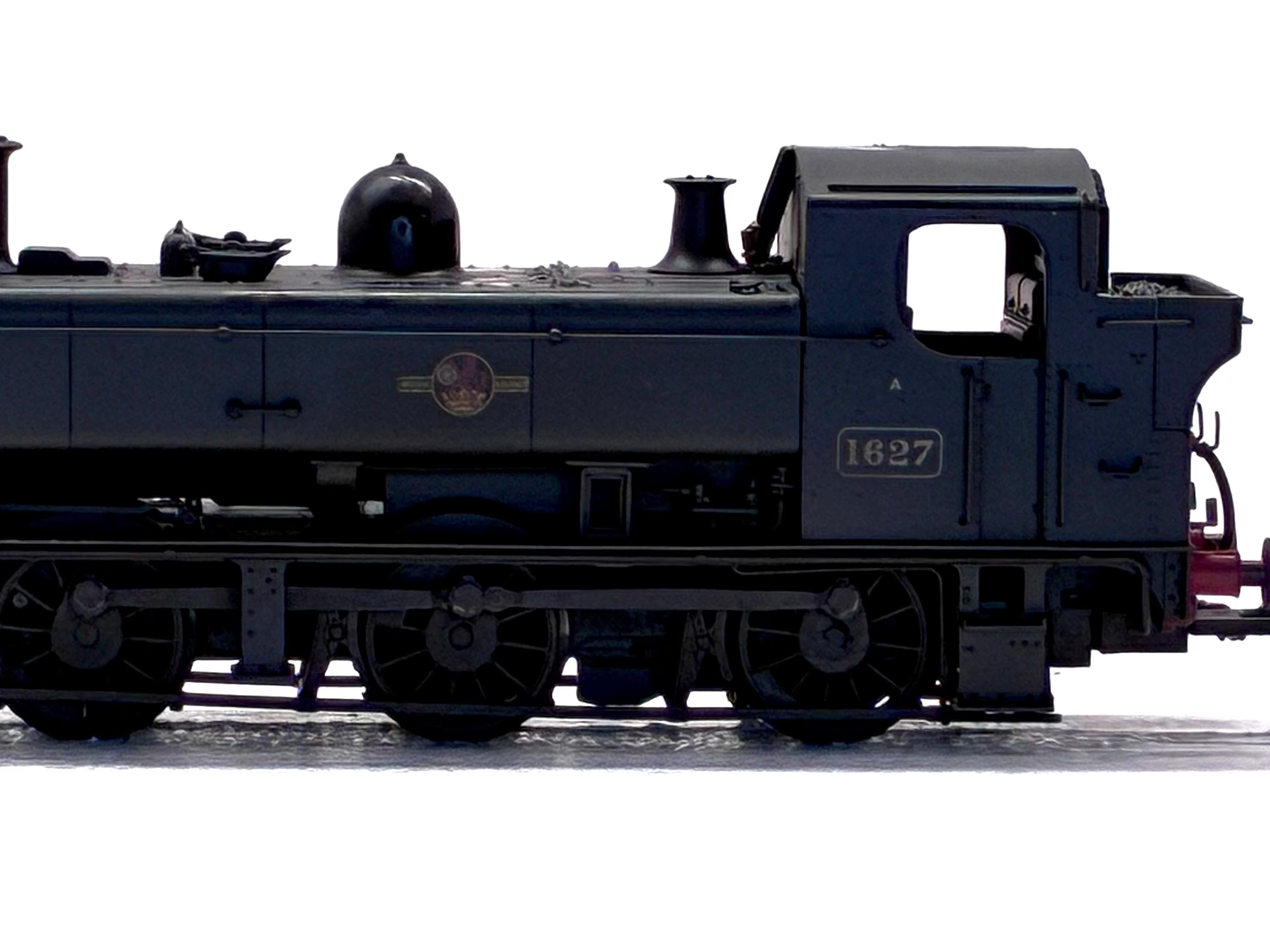 Rapido Trains UK MR-305A Class 16xx Pannier 0-6-0PT 1627 in BR black with late crest weathered