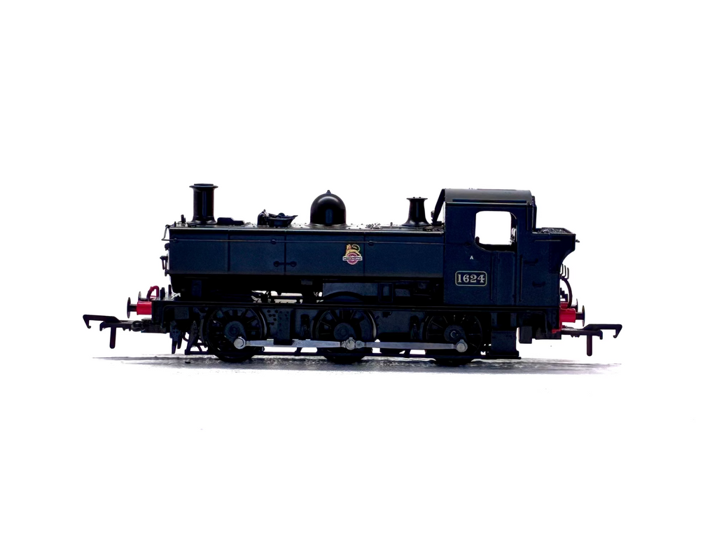 Rapido Trains UK MR-301C Class 16xx Pannier 0-6-0PT 1624 in BR black with early emblem