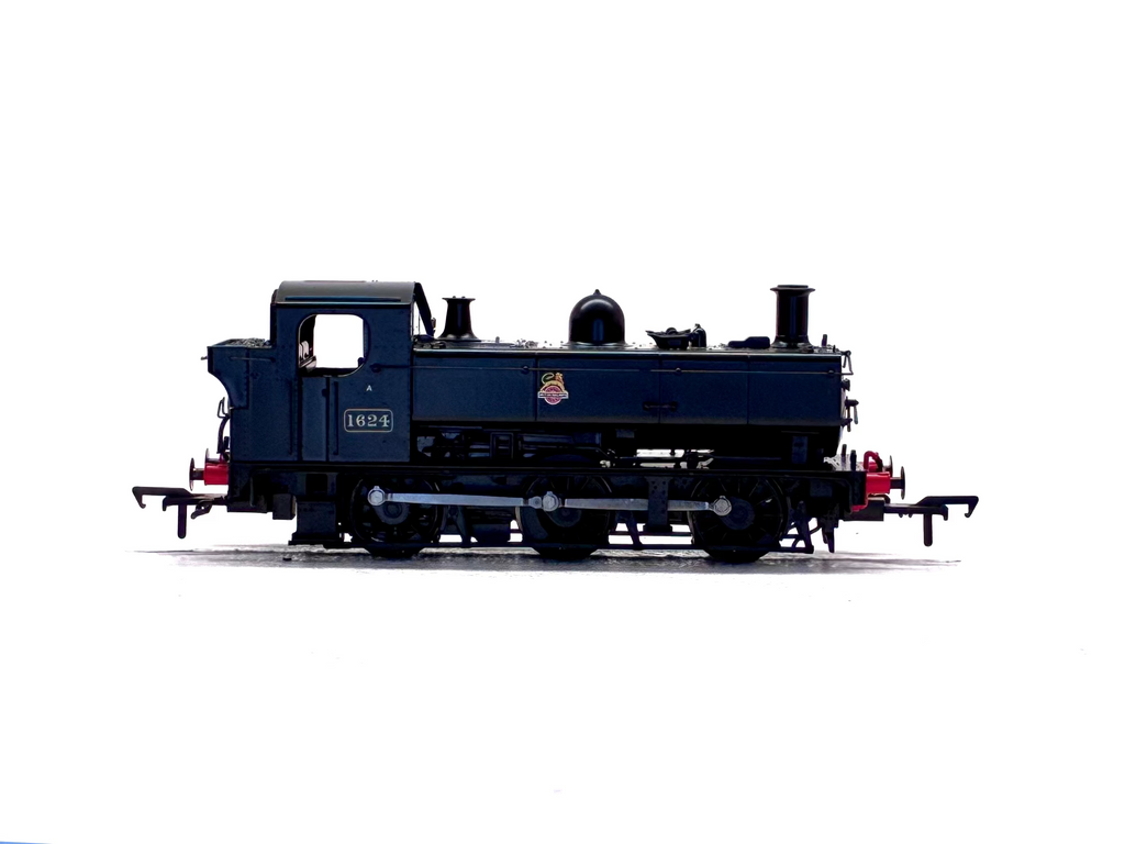 Rapido Trains UK MR-301C Class 16xx Pannier 0-6-0PT 1624 in BR black with early emblem