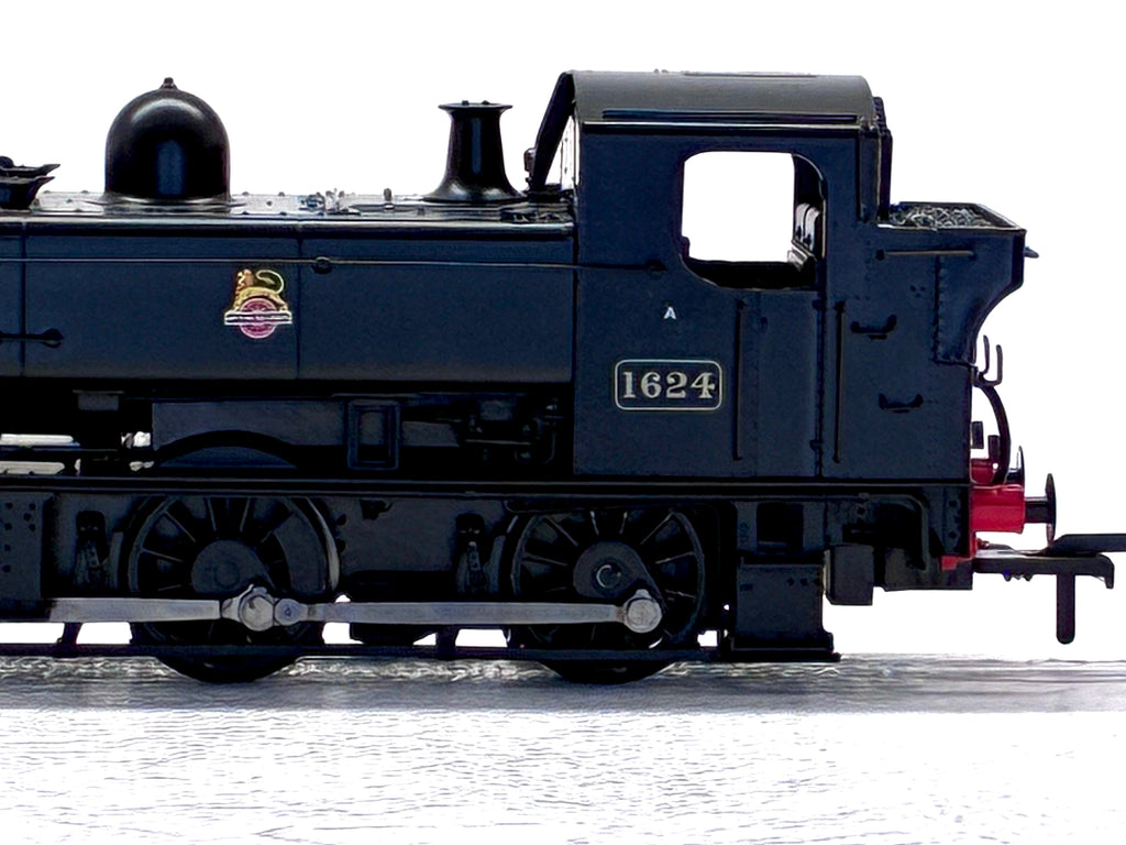 Rapido Trains UK MR-301C Class 16xx Pannier 0-6-0PT 1624 in BR black with early emblem