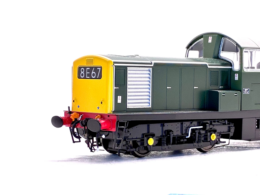 Heljan 1751 Class 17 'Clayton' in BR green with full yellow ends unnumbered