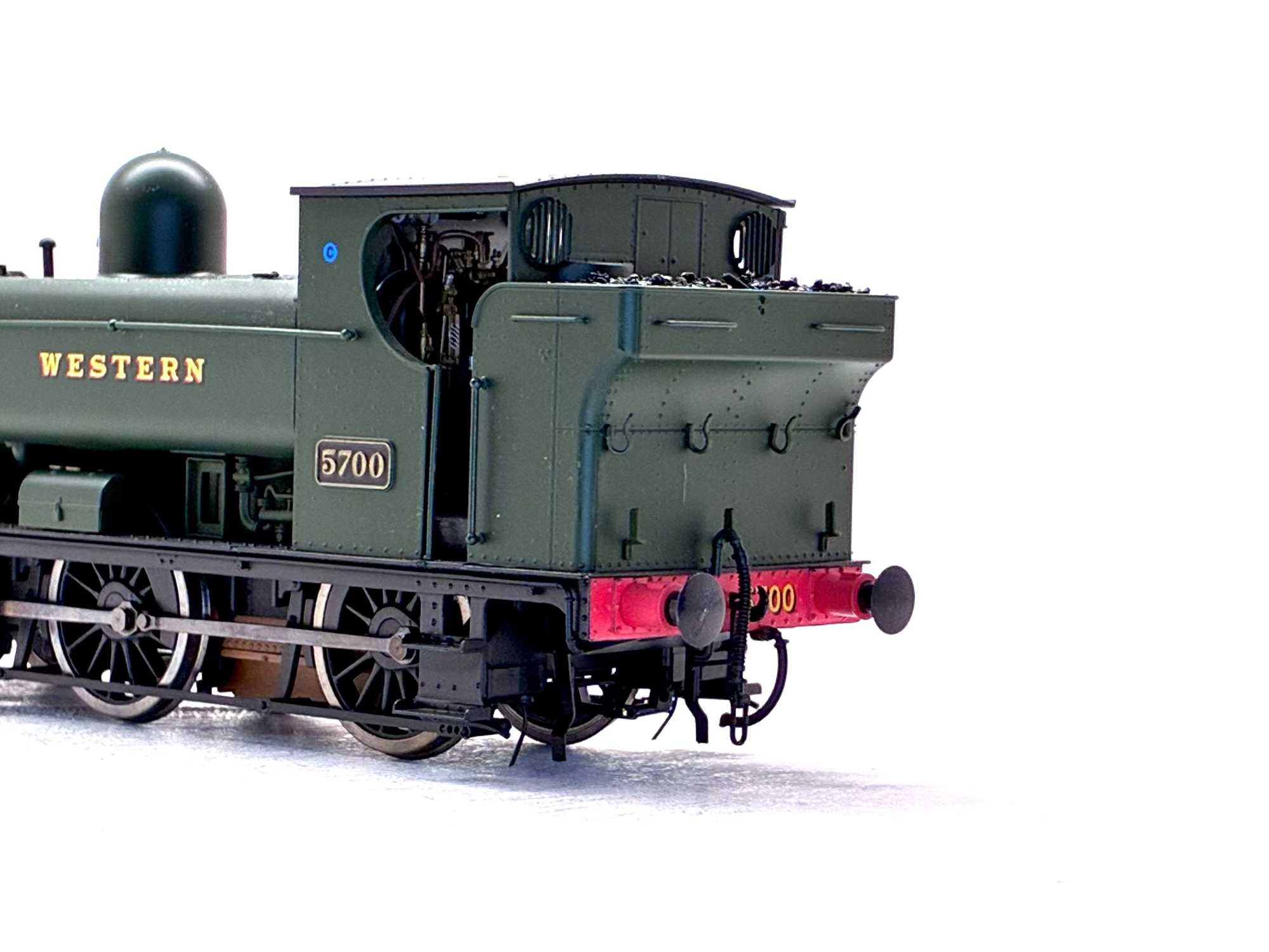 Dapol 7S-007-002 Class 57xx 0-6-0PT pannier 5700 in Great Western Green