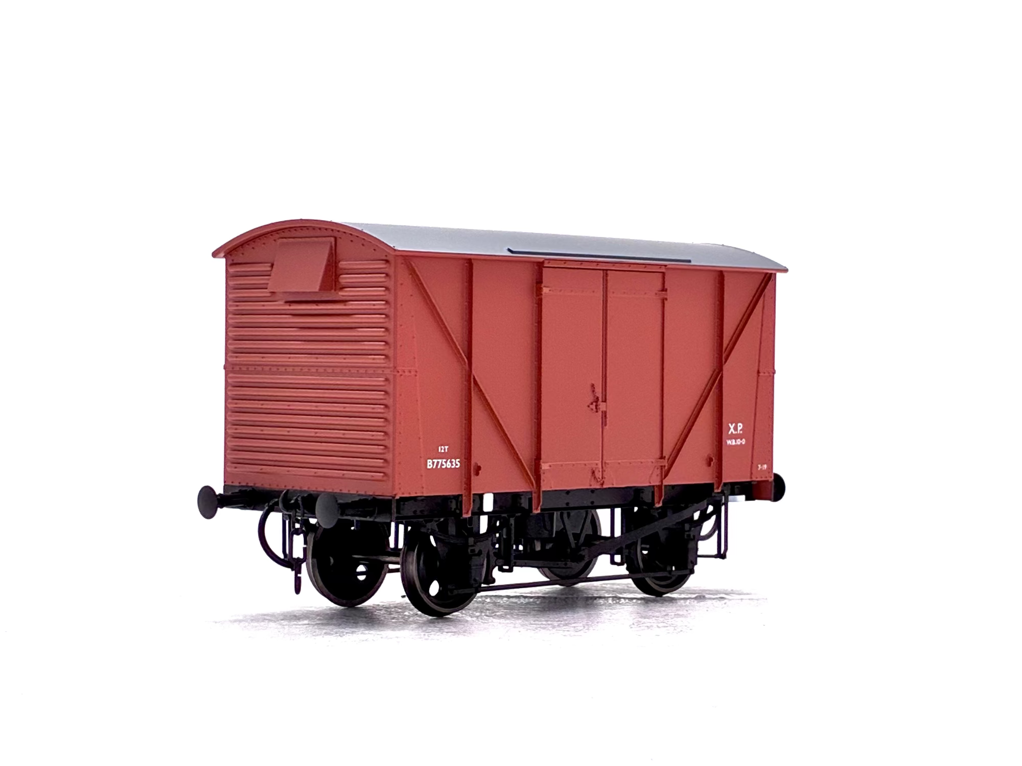 Dapol 7F-056-002 12-ton van with plywood sides in BR bauxite B775635