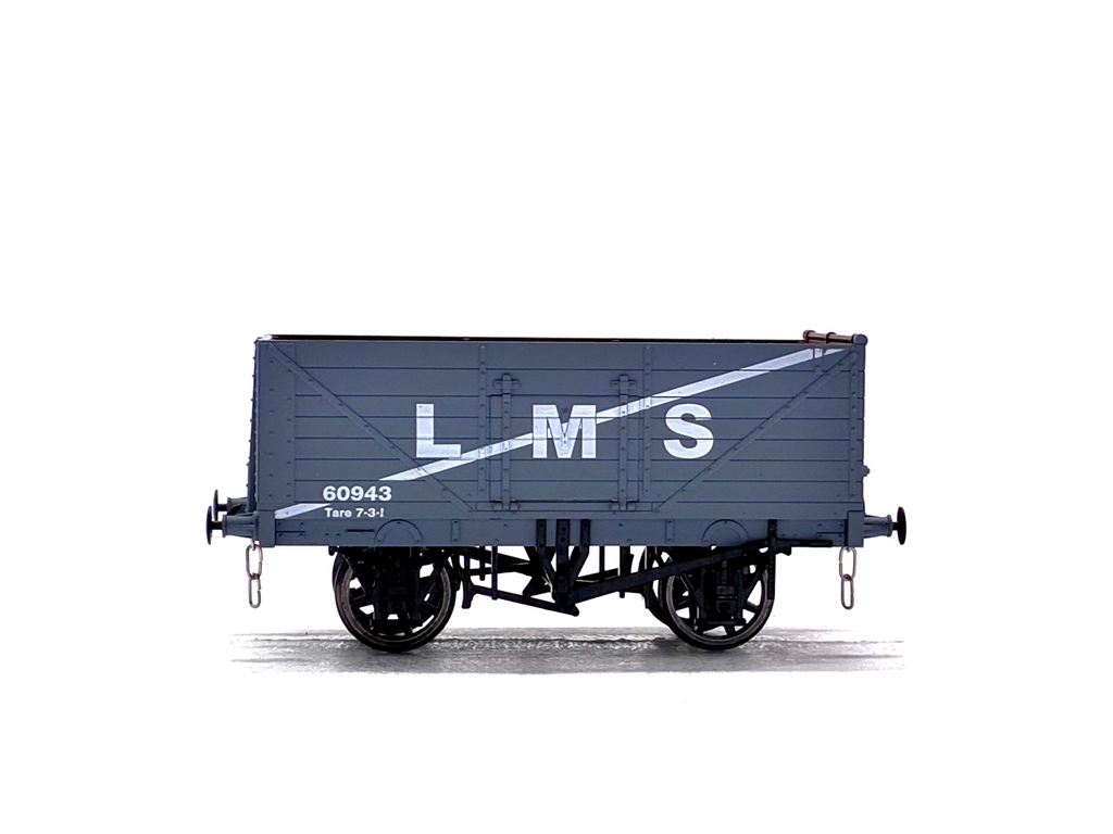 Dapol 7F-071-015 7-plank open wagon in LMS grey - 302081