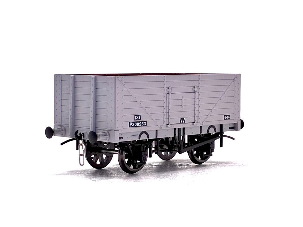 Dapol 7F-080-004 8-plank open wagon in BR grey P308263