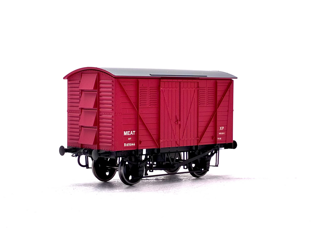 Dapol 7F-054-002 12-ton meat van in BR crimson 870146