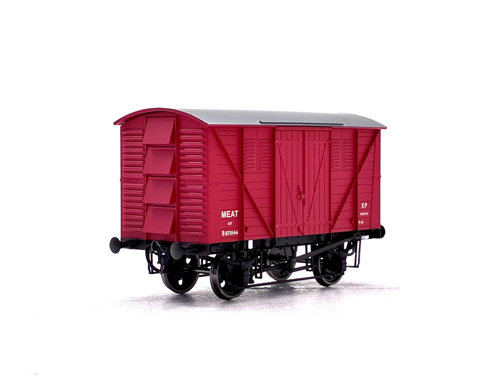 Dapol 7F-054-002 12-ton meat van in BR crimson 870146