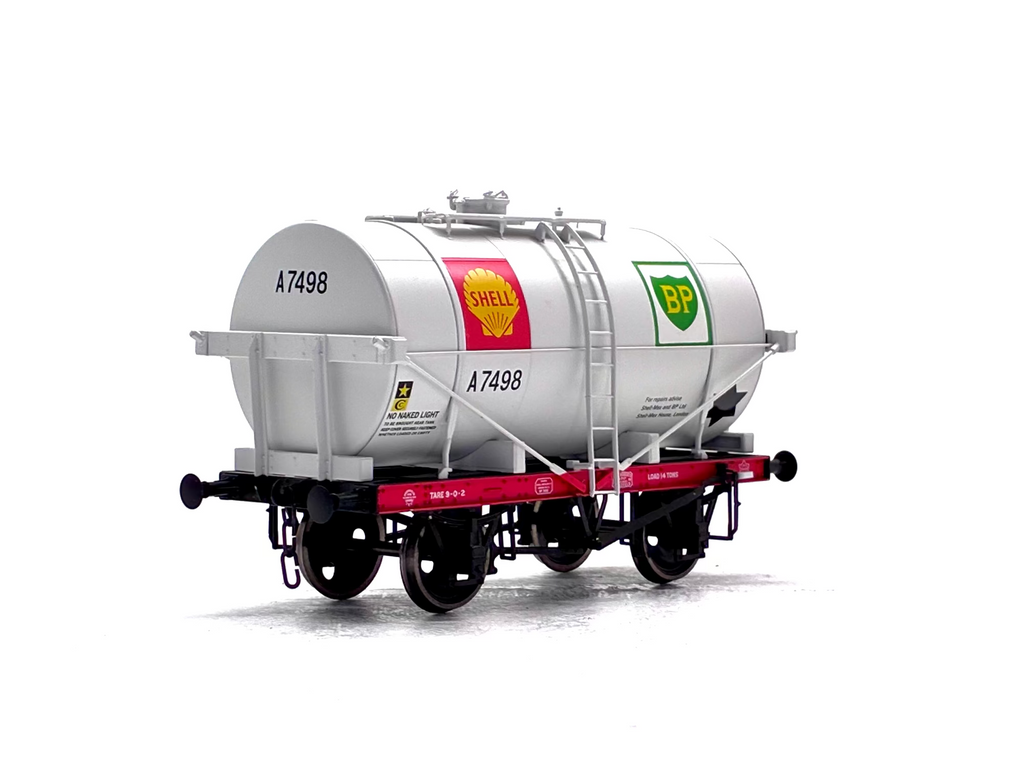 Dapol 7F-058-002 14-ton Type A tank wagon "Shell BP" silver A7498