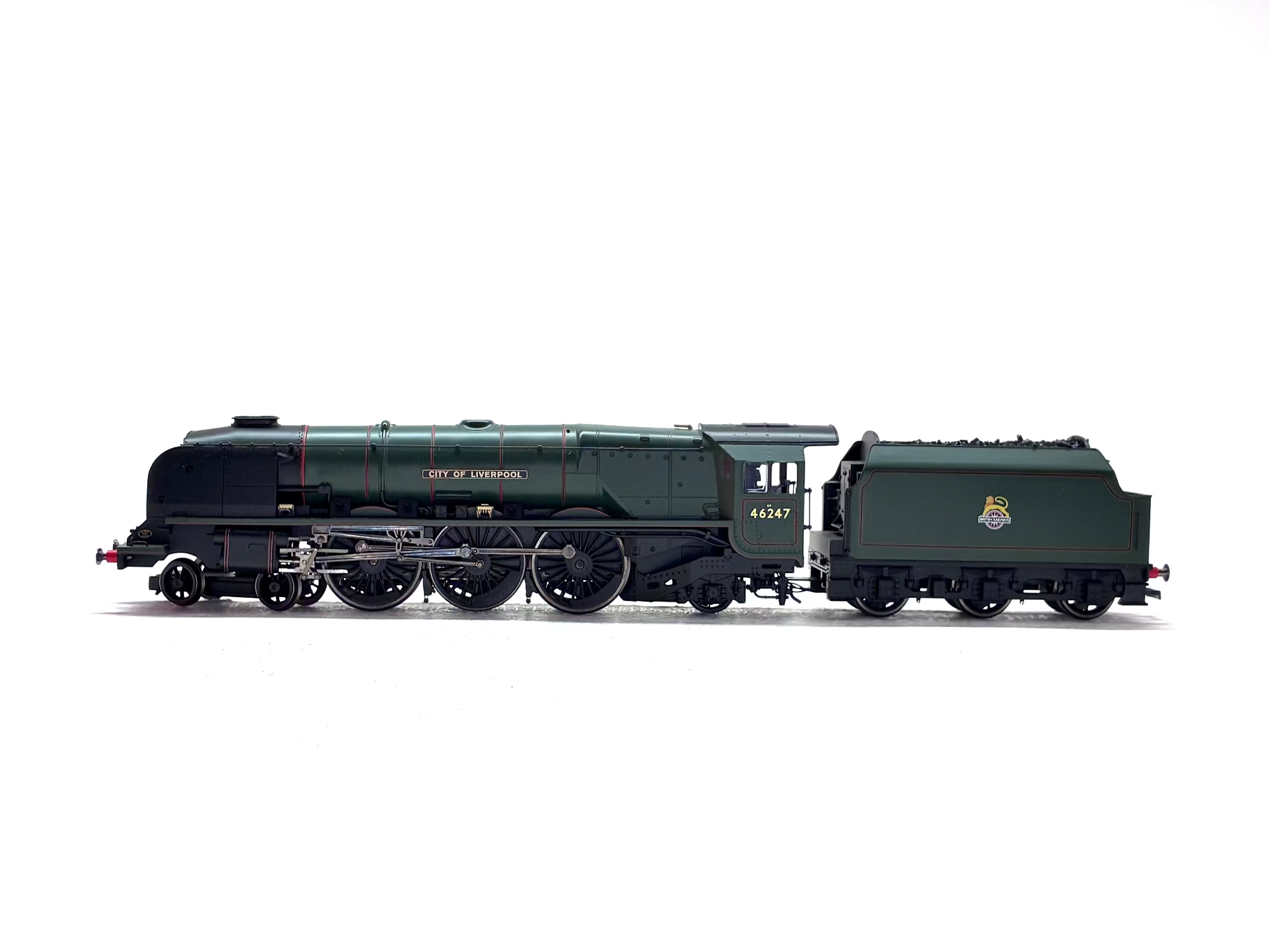 Hornby R3195 Class 8P Duchess 4-6-2 46247 'City Of Liverpool' in BR Green with early emblem