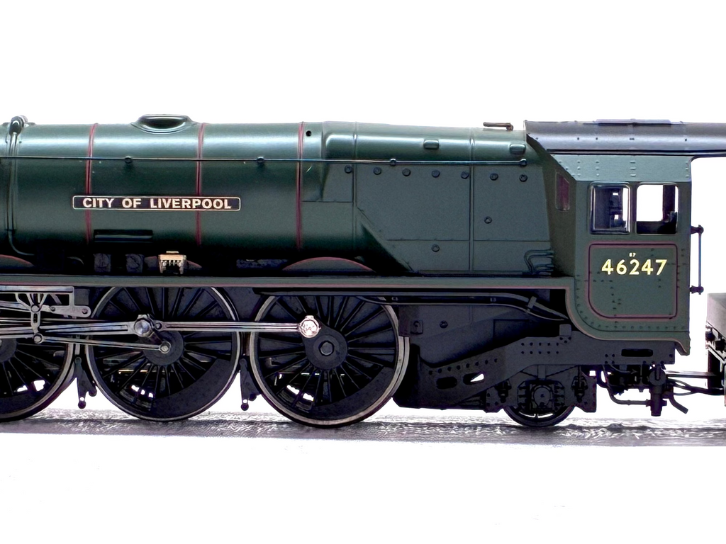 Hornby R3195 Class 8P Duchess 4-6-2 46247 'City Of Liverpool' in BR Green with early emblem