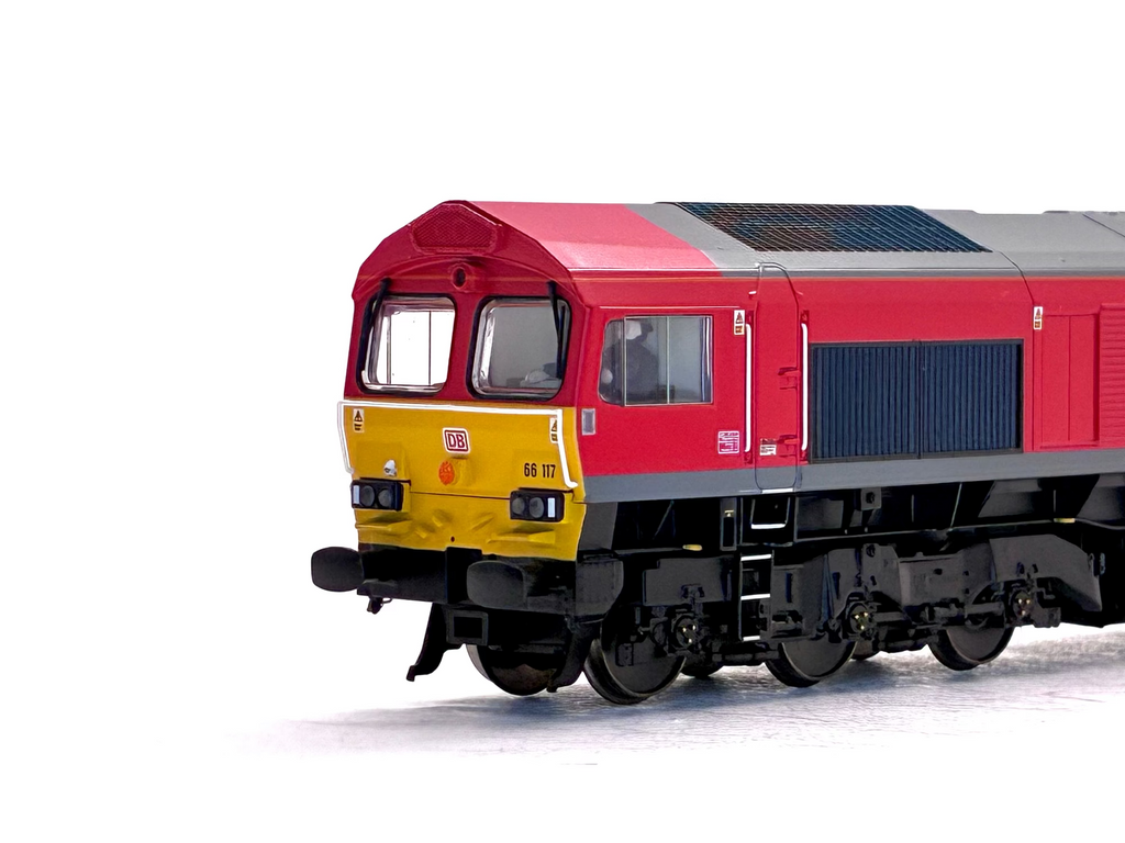 Bachmann Branchline 32-734BSF Class 66/0 66117 in DB Cargo UK red Digital sound fitted