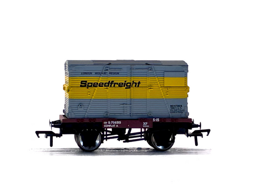 Bachmann Branchline OO Gauge 37-950 Conflat wagon B708315 with BD Container "Speedfreight" yellow and grey side view