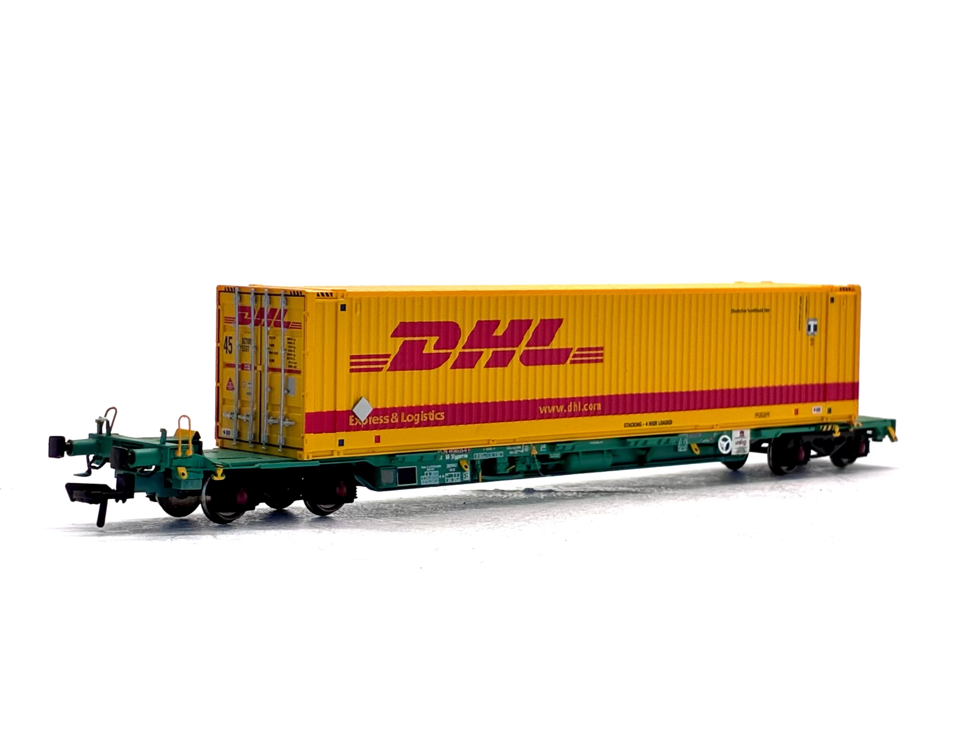 Bachmann Branchline OO Gauge 37-305 Intermodal bogie wagon with 2 45ft containers "DHL" yellow back view