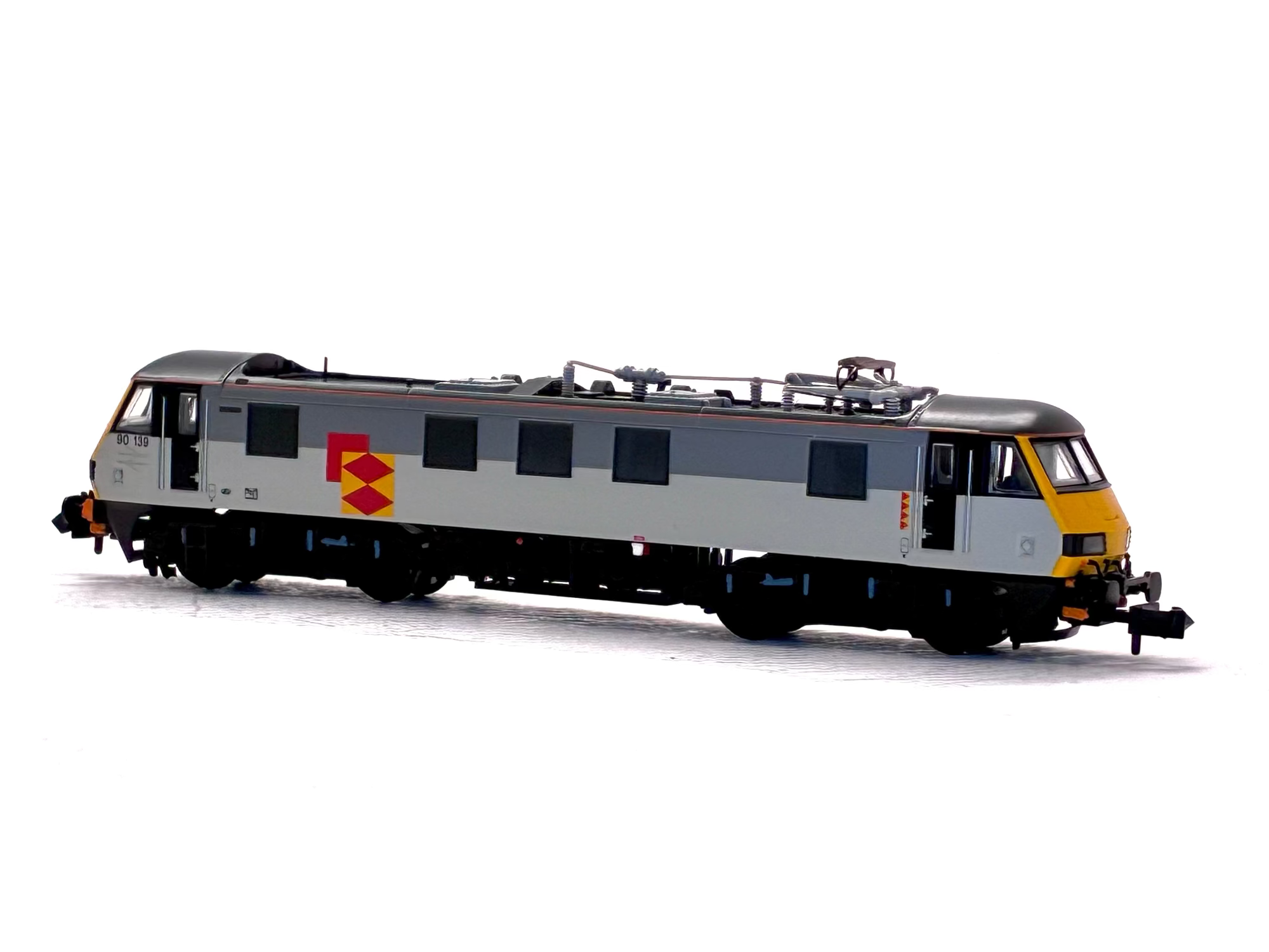 Graham Farish N gauge 371-781A Class 90 90139 in Railfreight Distribution Sector grey diesel locomotive back view