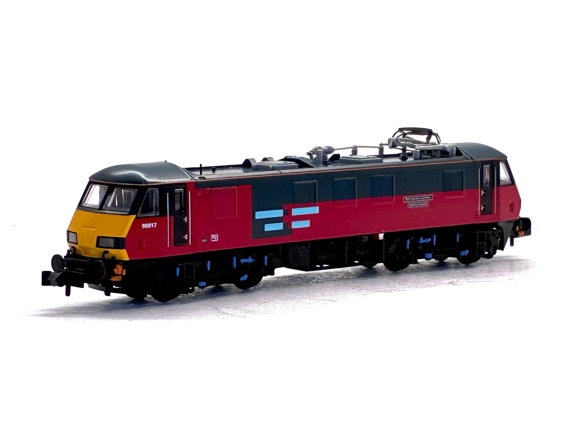 Graham Farish N gauge 371-782A Class 90 90017 'Rail Express Systems Quality Assured' red and black locomotive front view