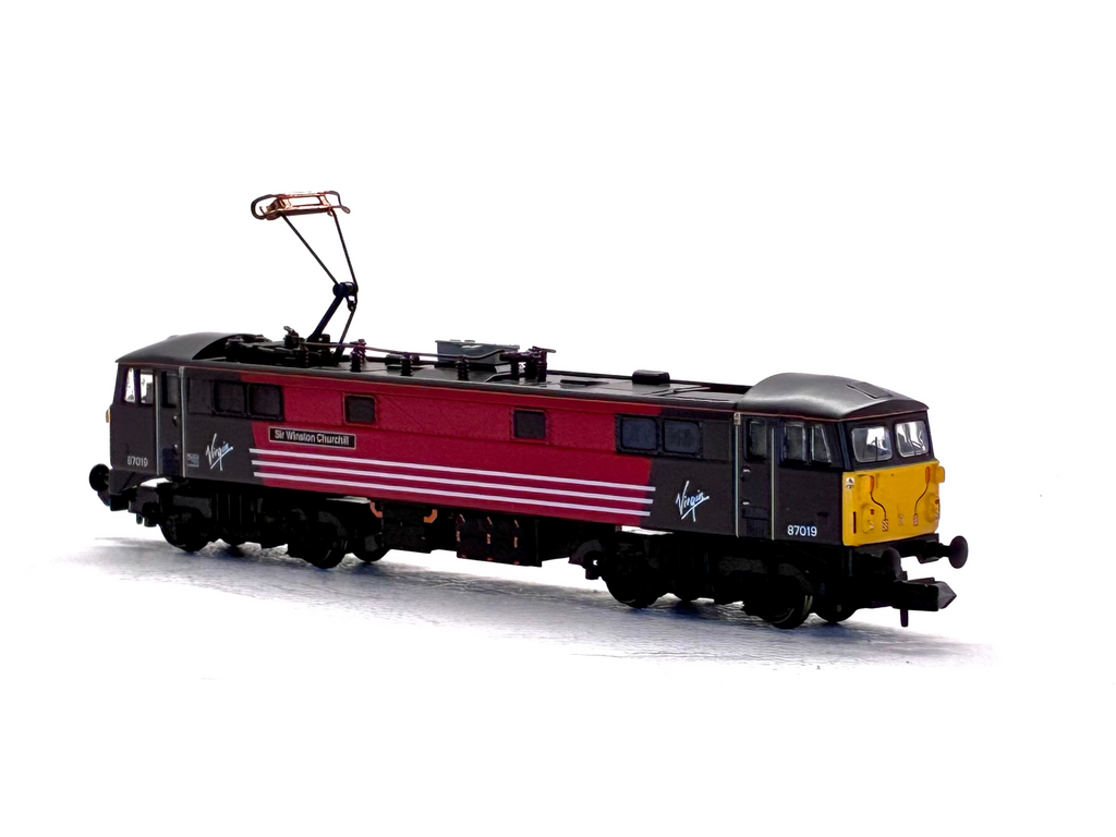 Graham Farish N gauge 371-751 Class 87 87019 'Sir Winston Churchill' red and black diesel locomotive back view