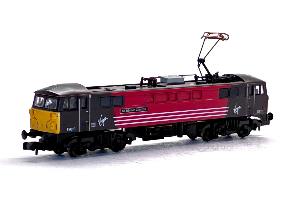 Graham Farish N gauge 371-751 Class 87 87019 'Sir Winston Churchill' red and black diesel locomotive back view 
