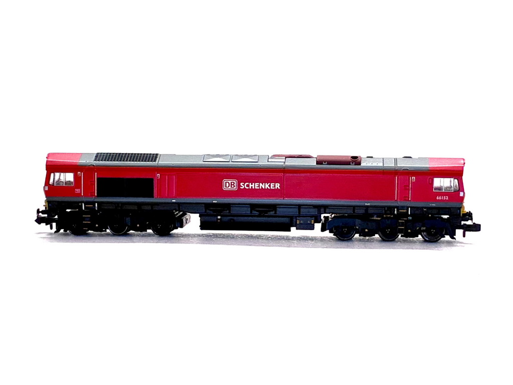 Graham Farish N Gauge 371-383 Class 66 66152 in DB Schenker side view