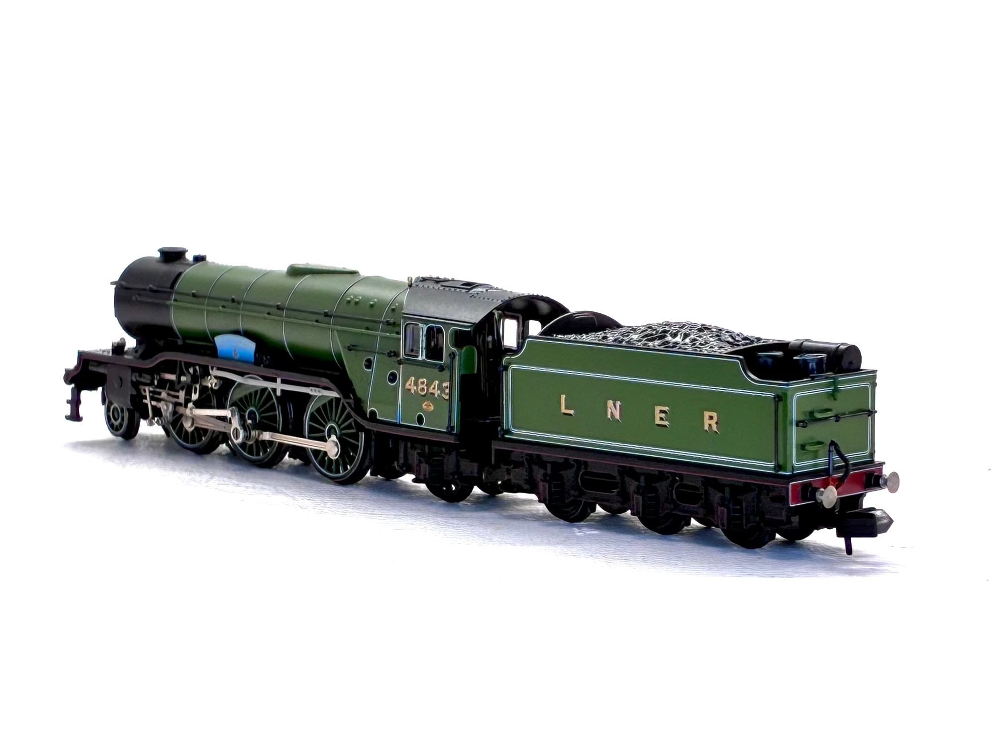 Graham Farish N Gauge 372-611 LNER V2 4843 Kings Own Yorkshire Light Infantry green steam locomotive back view