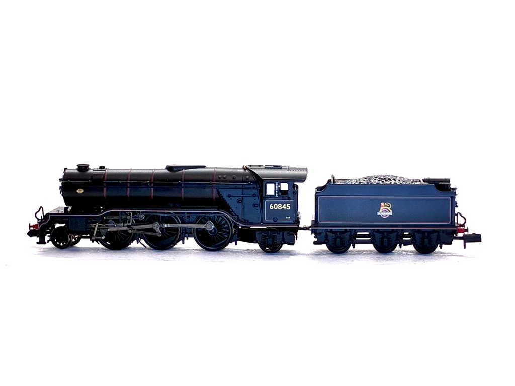 Graham Farish N Gauge 372-612 LNER V2 60845 Black steam locomotive side view