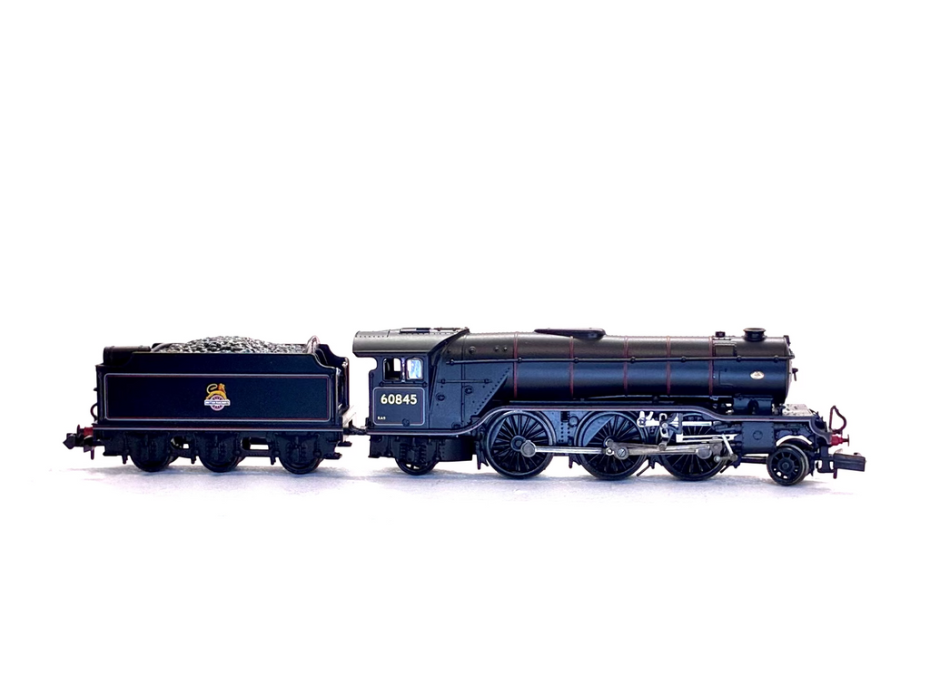 Graham Farish N Gauge 372-612 LNER V2 60845 Black steam locomotive side view