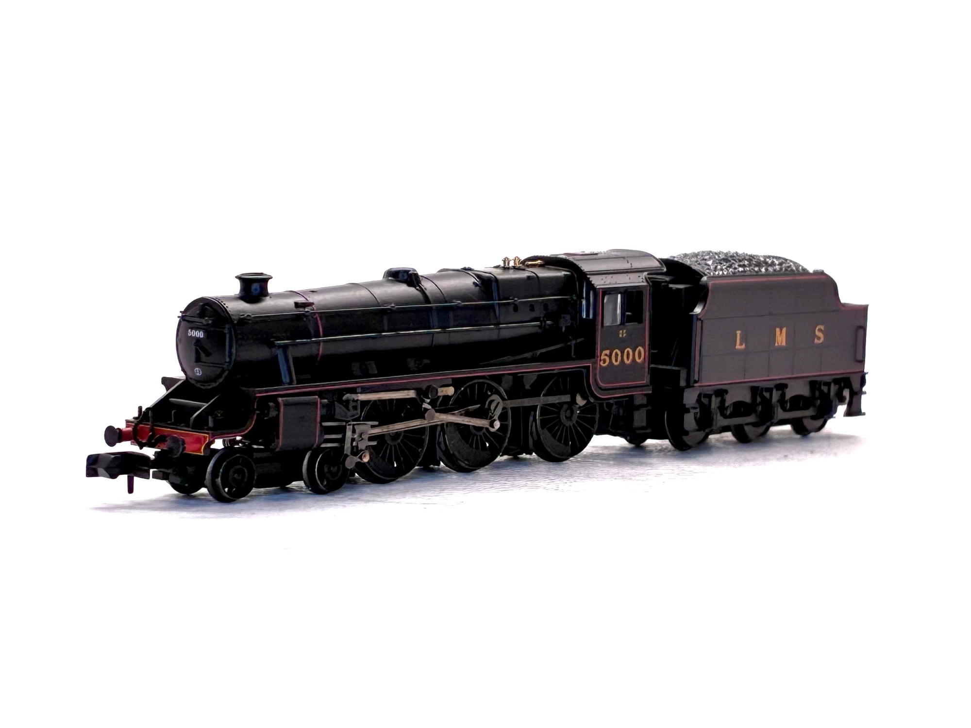 Graham Farish 372-135A Class 5MT 'Black 5' 5000 black steam locomotive front view