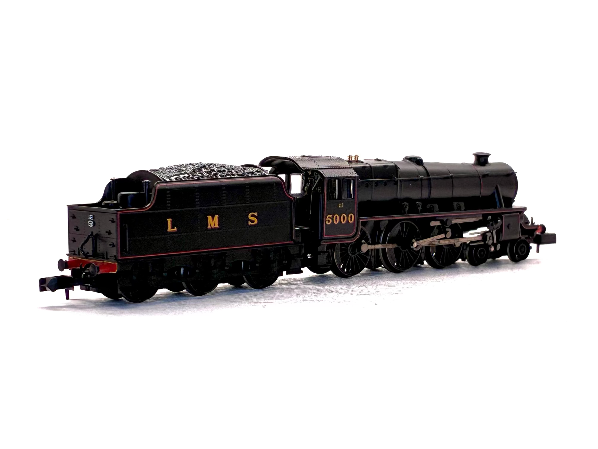 Graham Farish 372-135A Class 5MT 'Black 5' 5000 black steam locomotive back view
