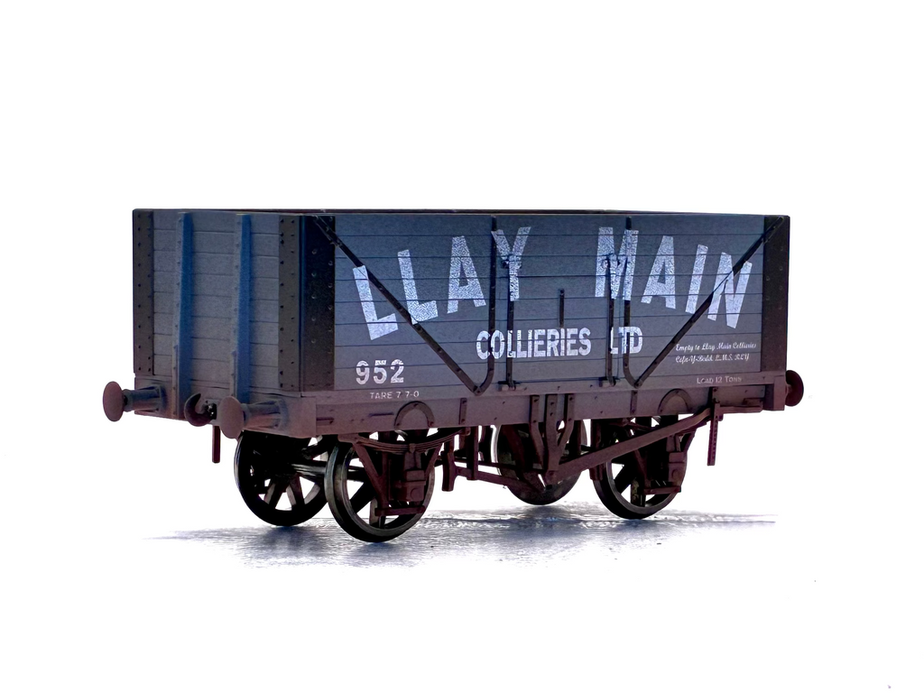 Dapol O Guage Llay Main Collieries Weathered Front view