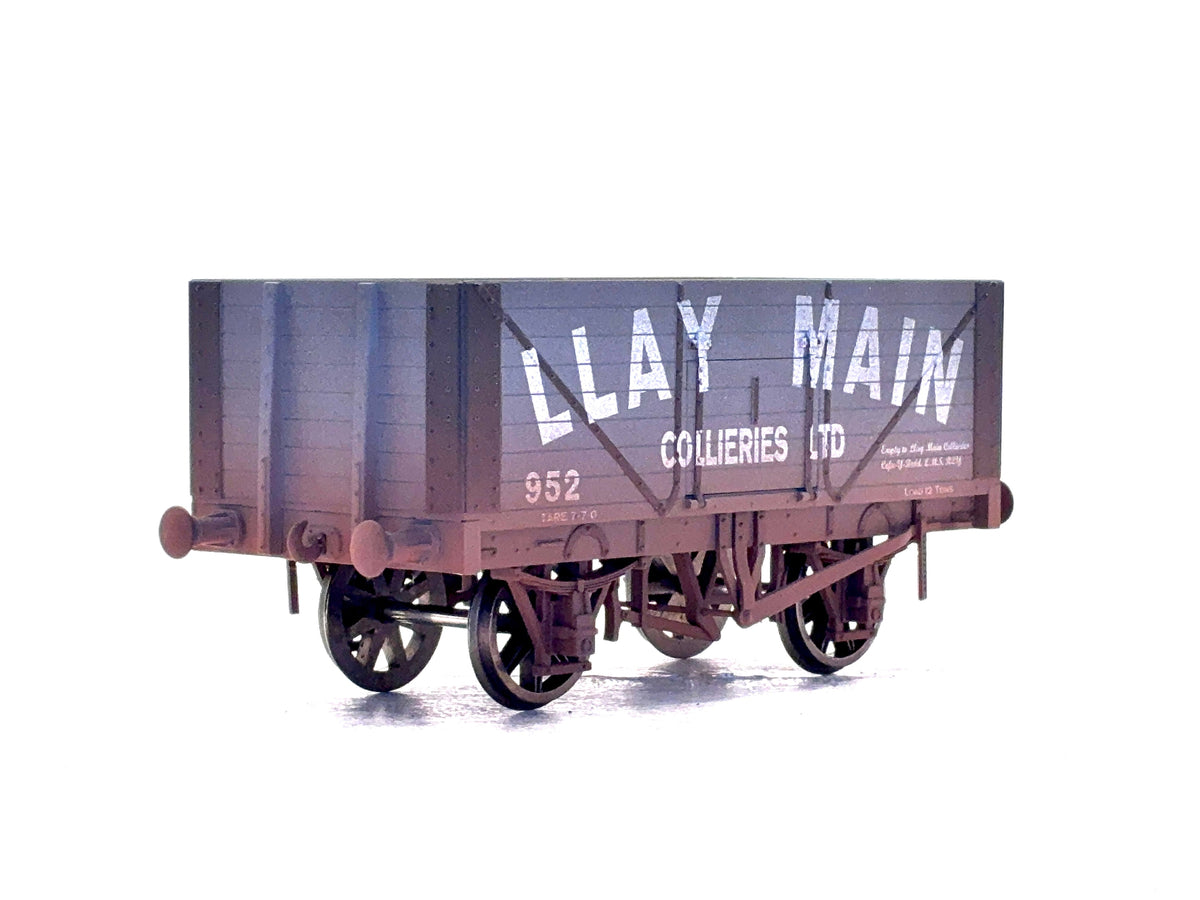 Dapol O Guage Llay Main Collieries Weathered back view
