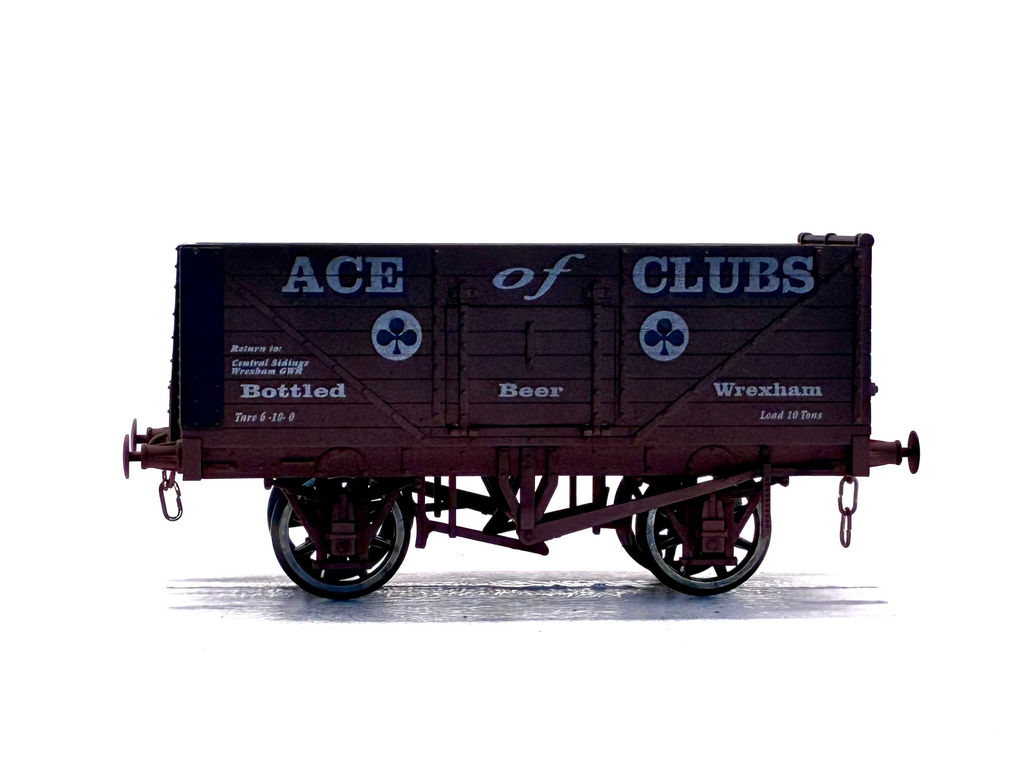 Dapol O Guage Ace of Clubs, Wrexham Weathered side view