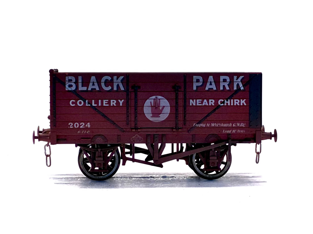 Dapol O Guage Black Park, Chirk Weathered Side View
