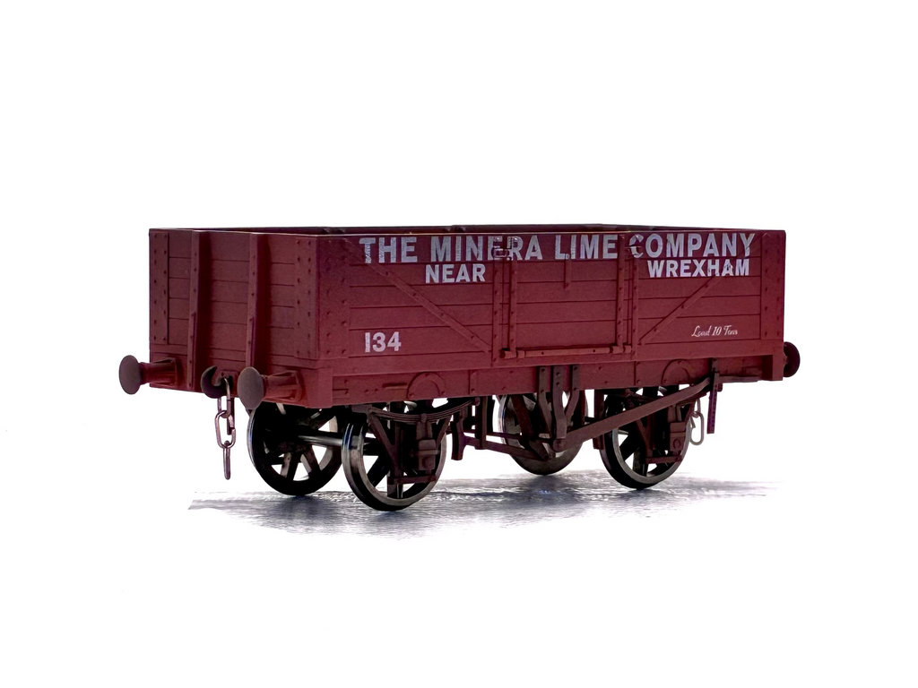 Dapol O Guage Wagon Minera Lime Company, Wrexham Weathered back view