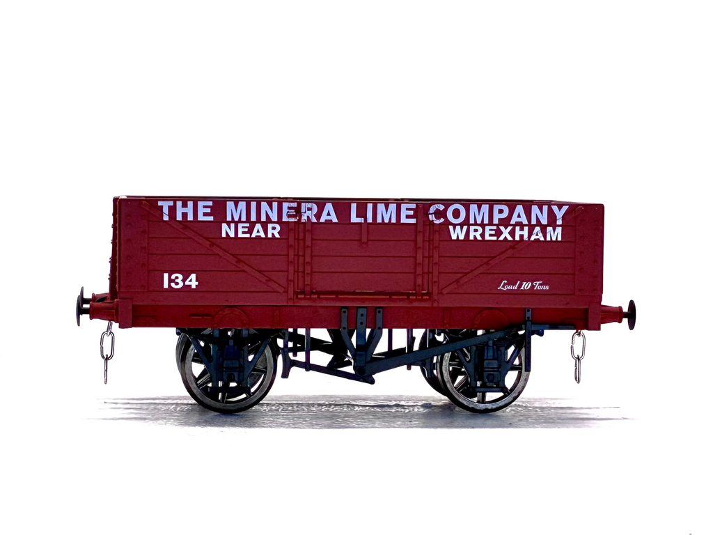 Dapol O Guage Wagon Minera Lime Company, Wrexham side view