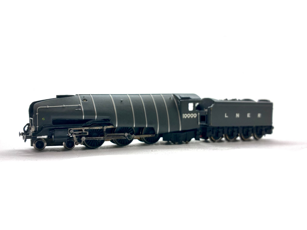 Hand-built N Gauge Hush Hush steam locomotive model finished in grey livery.