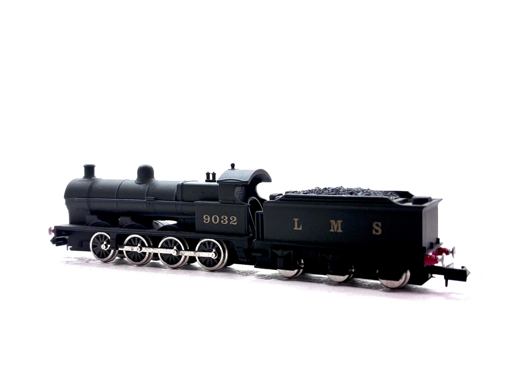 Union Mills 9032UM Class G2 0-8-0 steam locomotive No. 9032 in LMS plain black livery, pre-owned and boxed, N Gauge.