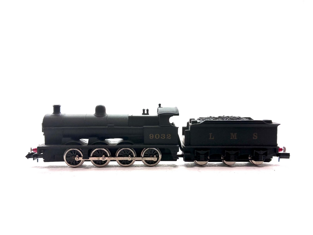 Union Mills 9032UM Class G2 0-8-0 steam locomotive No. 9032 in LMS plain black livery, pre-owned and boxed, N Gauge.