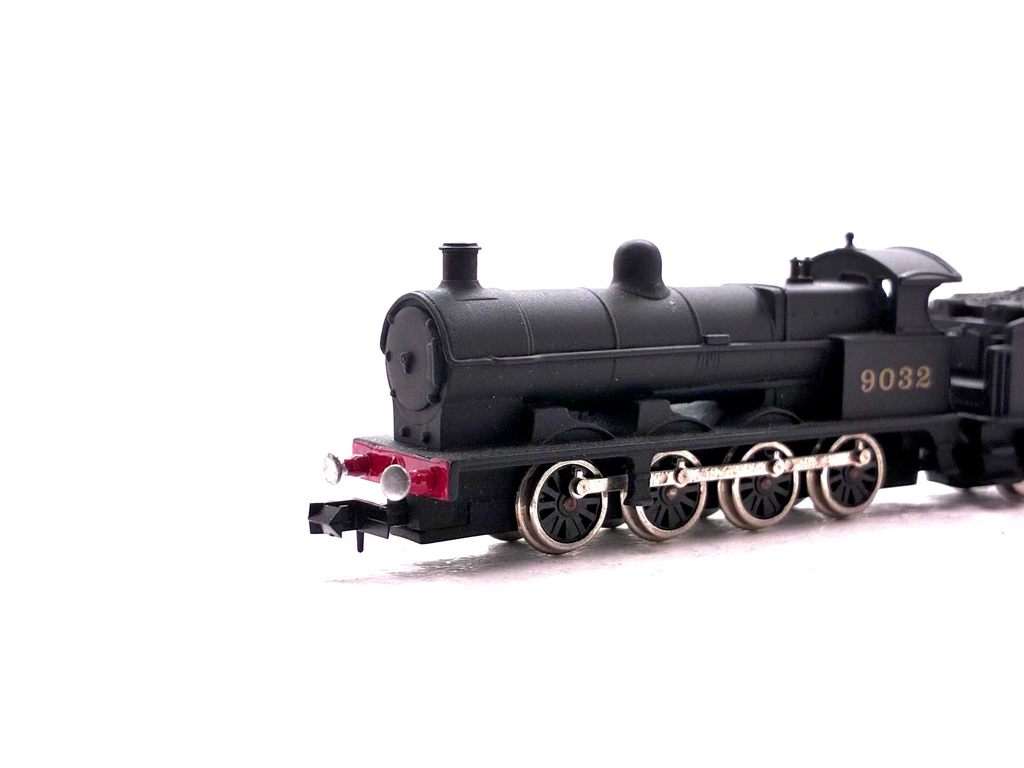Union Mills 9032UM Class G2 0-8-0 steam locomotive No. 9032 in LMS plain black livery, pre-owned and boxed, N Gauge.