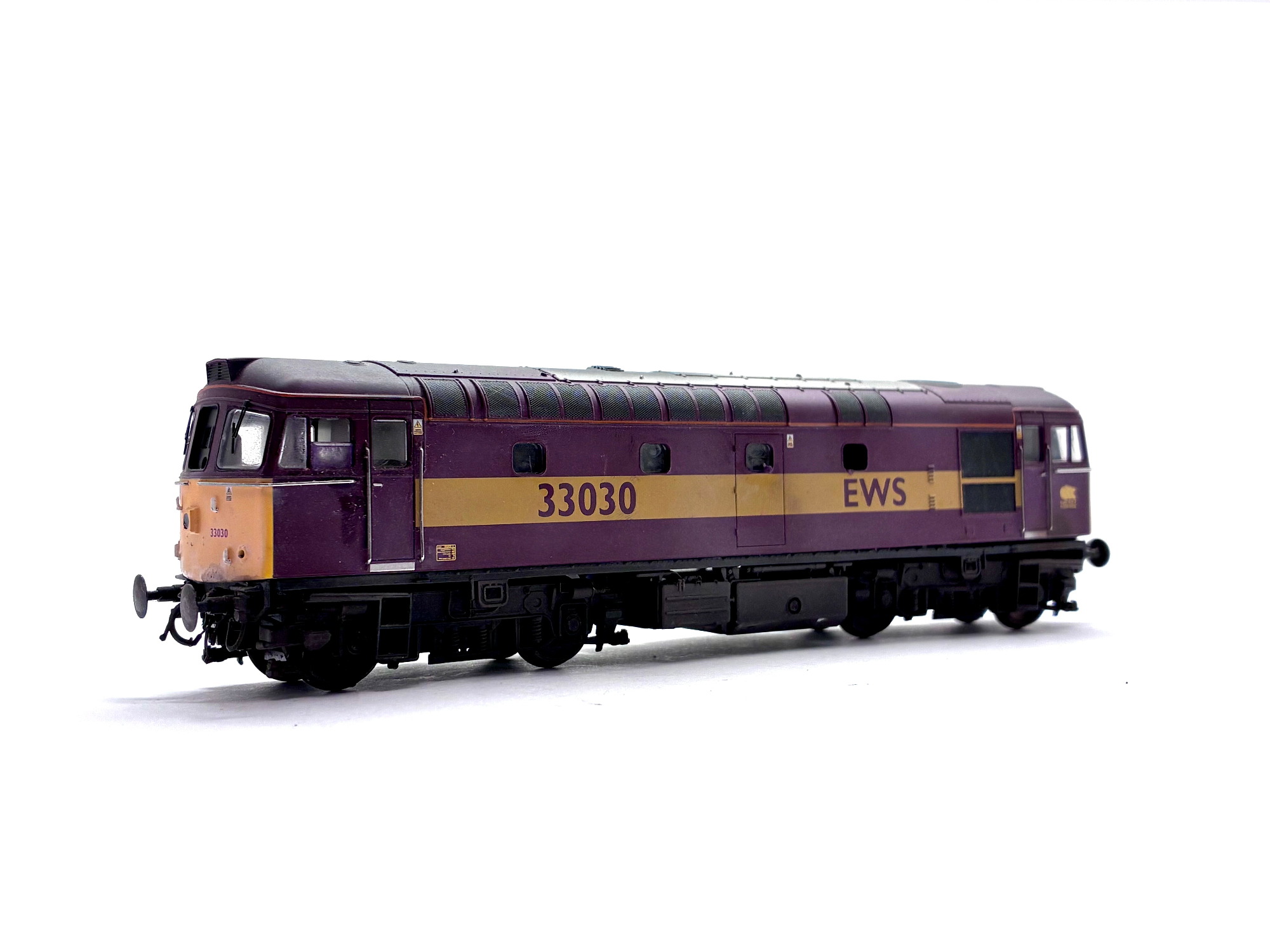 Heljan 3456 Class 33/0 diesel locomotive No. 33030 in weathered EWS maroon and gold livery, DCC-fitted, pre-owned and unboxed, OO Gauge.