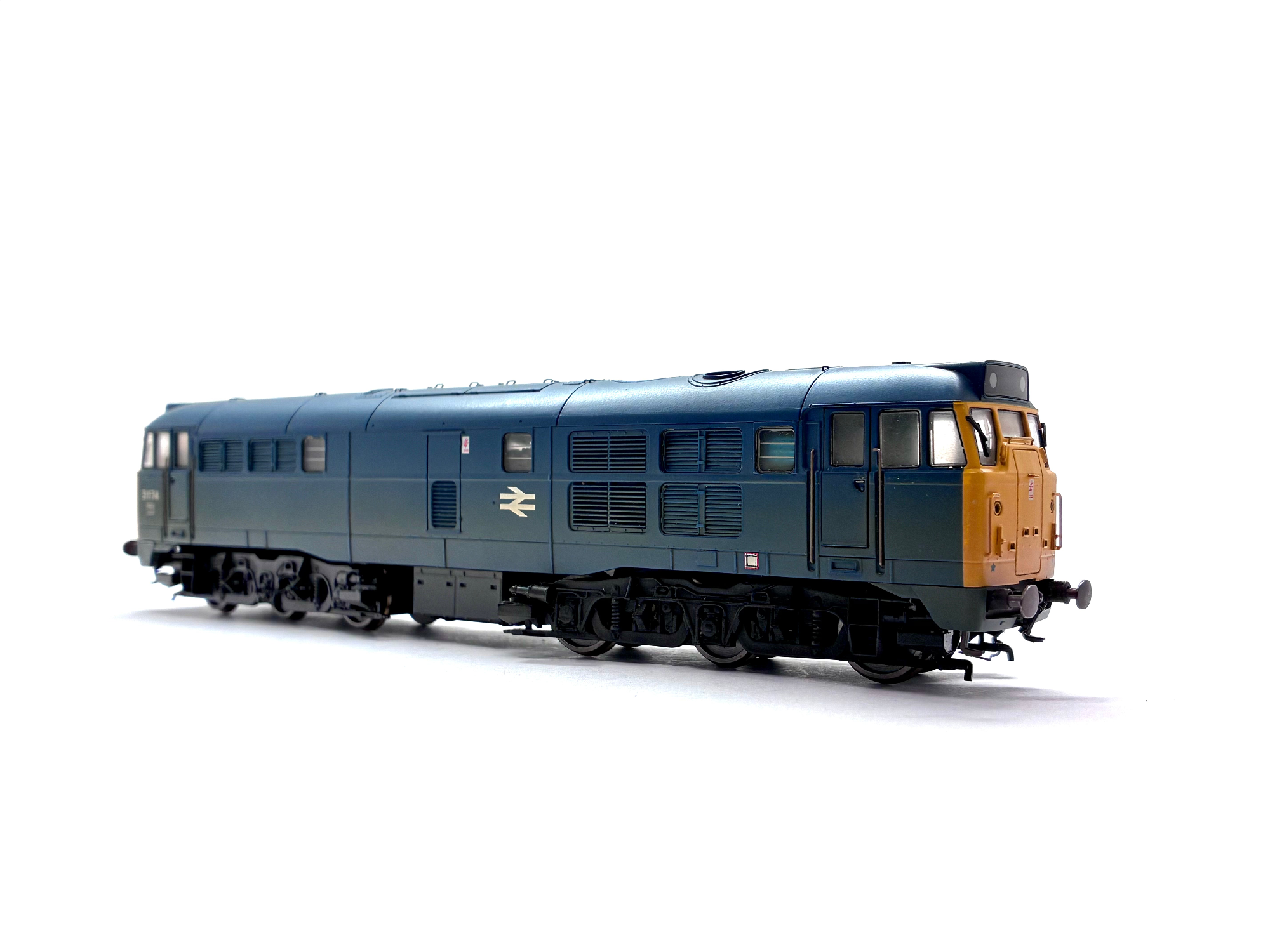 Hornby R2413A Class 31 diesel locomotive No. 31174 in weathered BR blue livery, pre-owned and boxed, OO Gauge.
