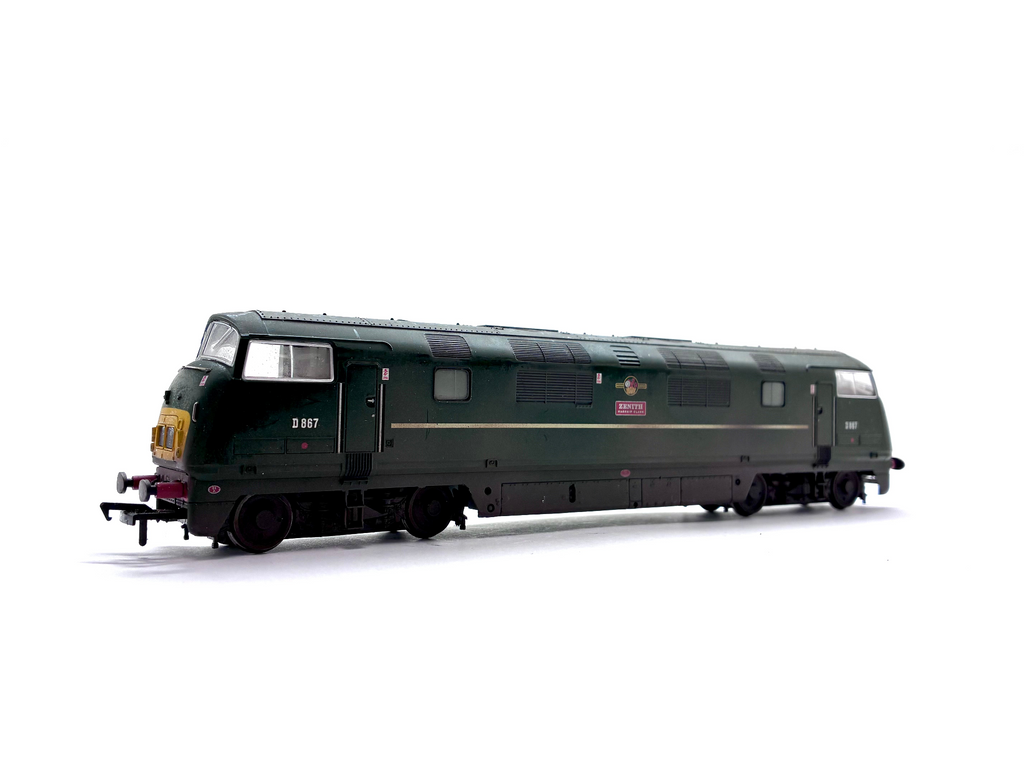 Bachmann Branchline 32-051DC Class 42 Warship diesel-hydraulic locomotive D867 Zenith in BR green with late crest, DCC sound-fitted, pre-owned and boxed, OO Gauge.