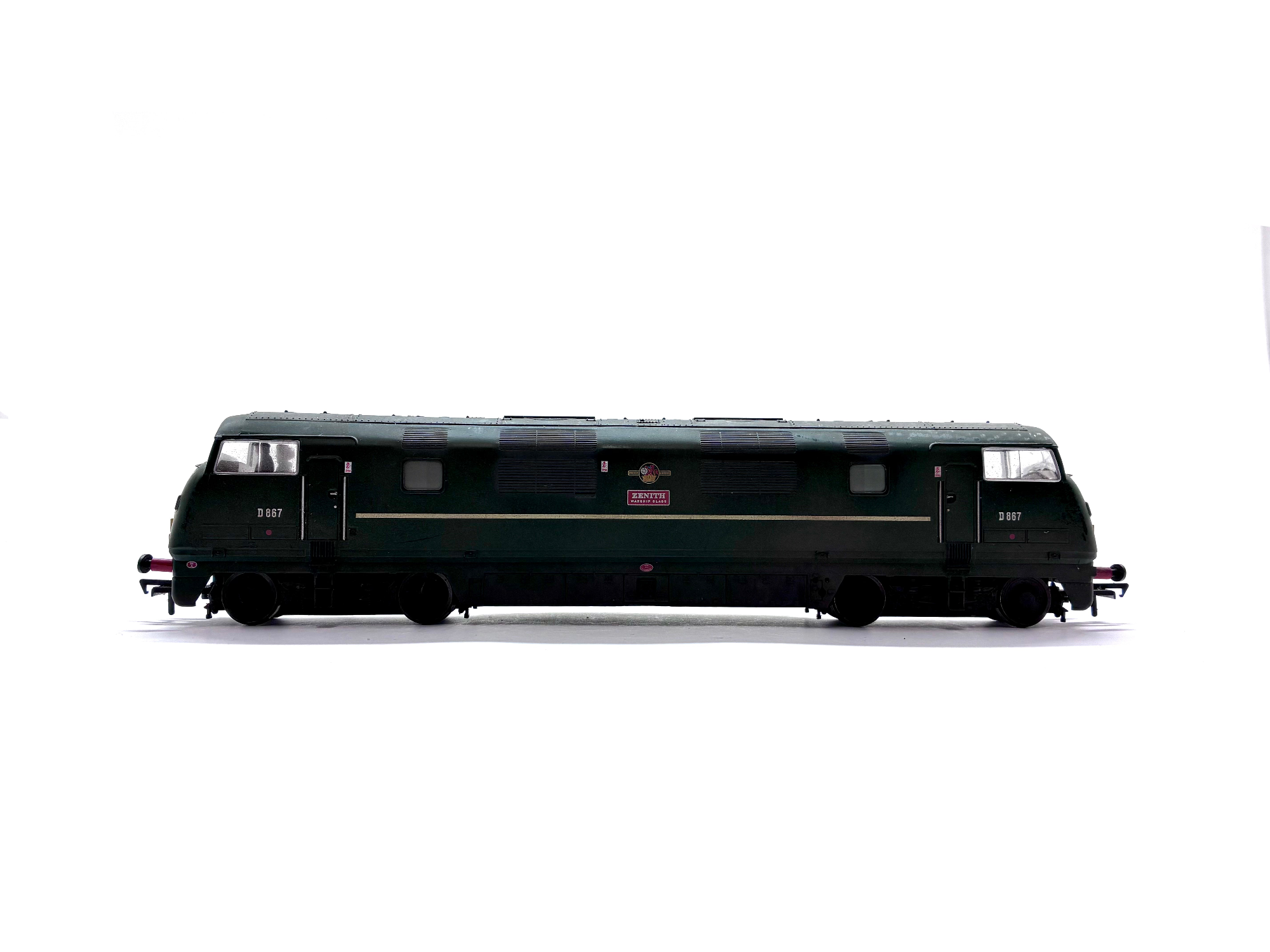 Bachmann Branchline 32-051DC Class 42 Warship diesel-hydraulic locomotive D867 Zenith in BR green with late crest, DCC sound-fitted, pre-owned and boxed, OO Gauge.