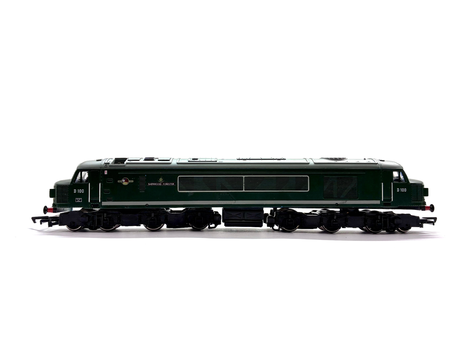 Mainline 37041 Class 45 diesel locomotive D100 Sherwood Forester in BR green livery, sound-fitted, pre-owned and boxed, OO Gauge.