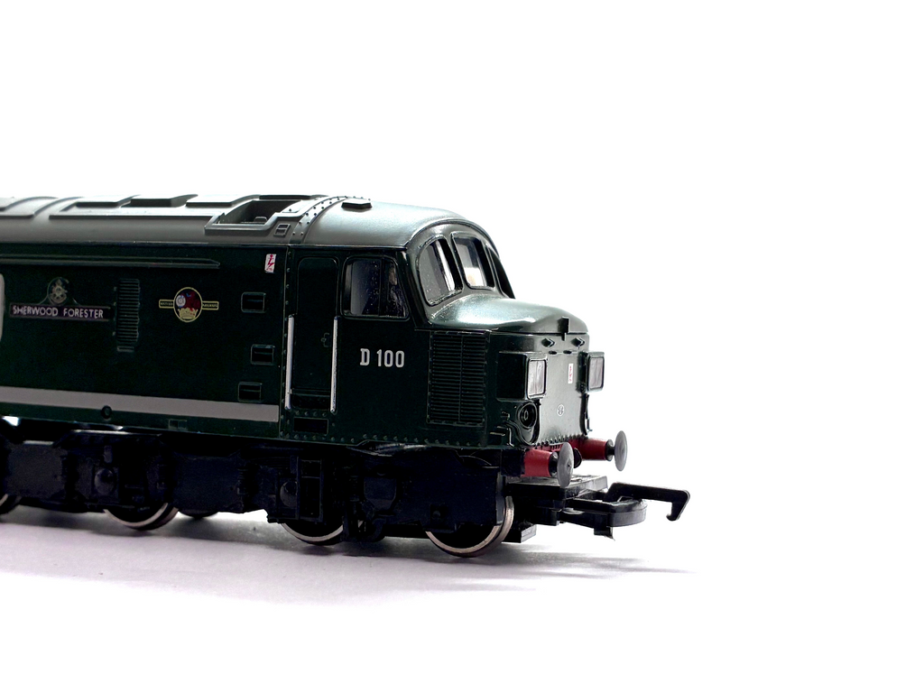 Mainline 37041 Class 45 diesel locomotive D100 Sherwood Forester in BR green livery, sound-fitted, pre-owned and boxed, OO Gauge.