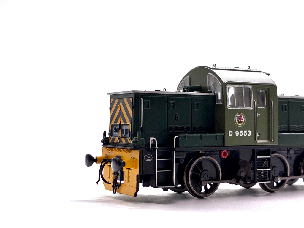 Heljan 1420 Class 14 diesel locomotive D9553 in BR green with four Dogfish ballast hopper wagons in BR black, new OO Gauge train pack.