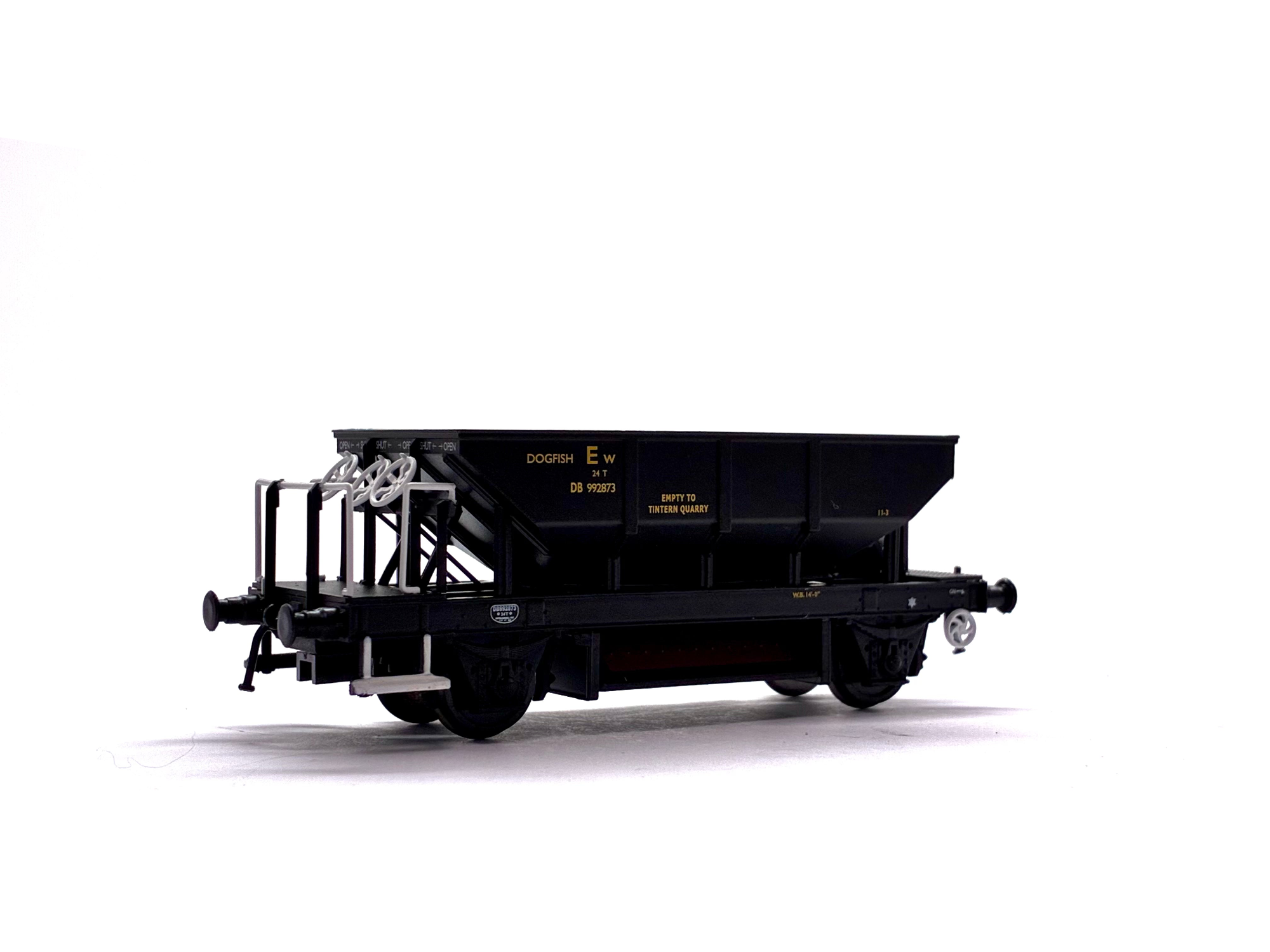 Heljan 1420 Class 14 diesel locomotive D9553 in BR green with four Dogfish ballast hopper wagons in BR black, new OO Gauge train pack.