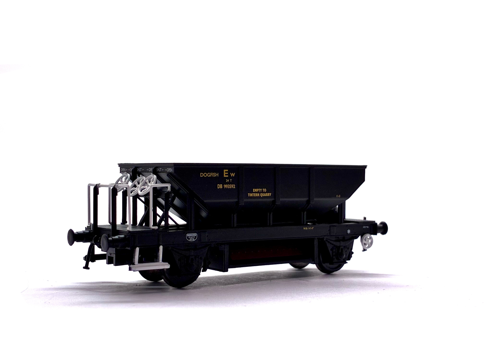 Heljan 1420 Class 14 diesel locomotive D9553 in BR green with four Dogfish ballast hopper wagons in BR black, new OO Gauge train pack.