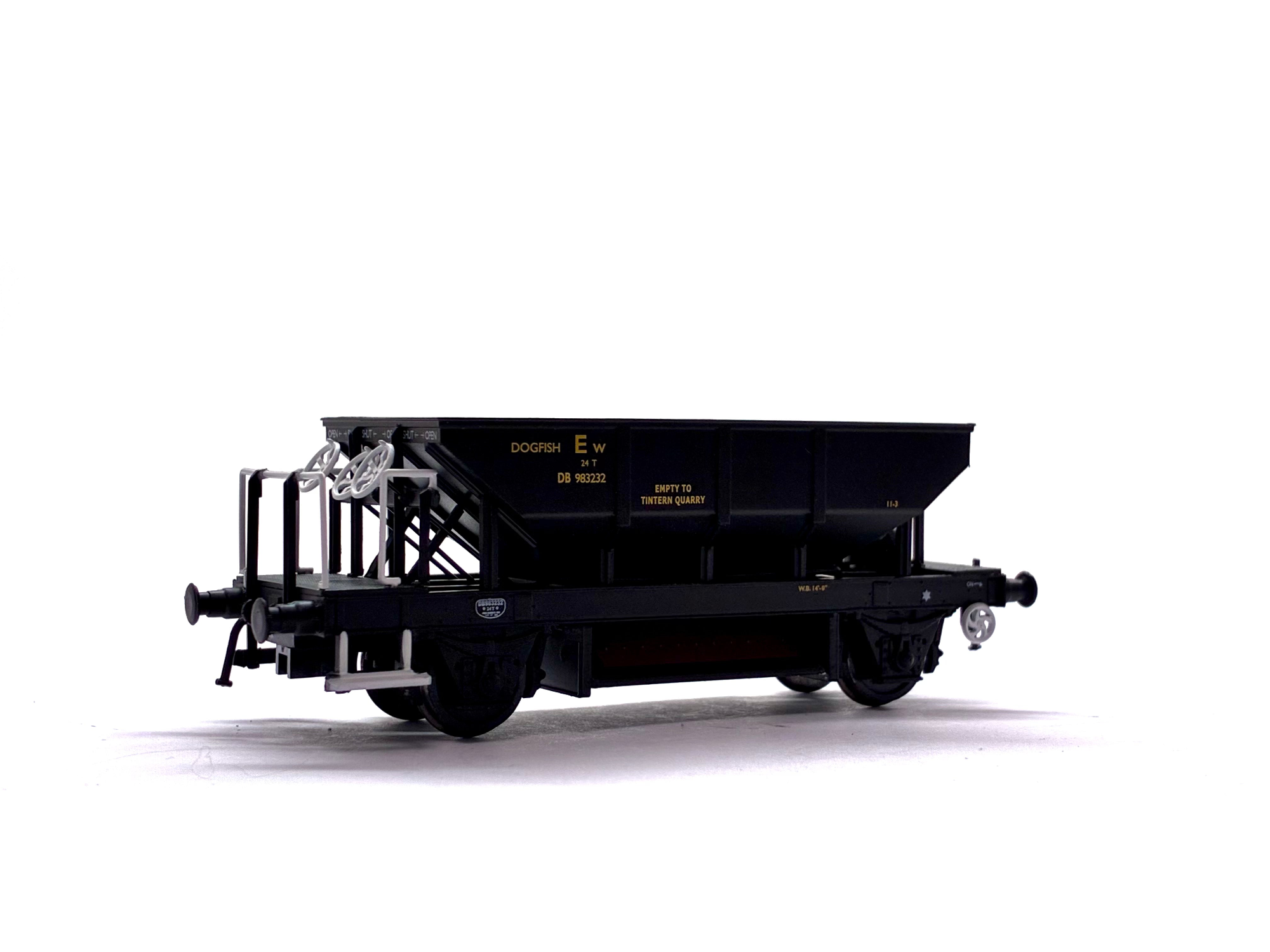 Heljan 1420 Class 14 diesel locomotive D9553 in BR green with four Dogfish ballast hopper wagons in BR black, new OO Gauge train pack.