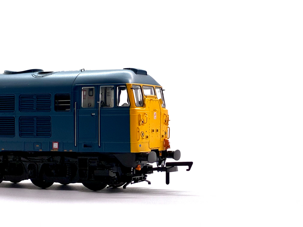 Accurascale ACC3187-DCC Class 31 diesel locomotive 31418 in BR blue livery, DCC sound-fitted, new OO Gauge model.