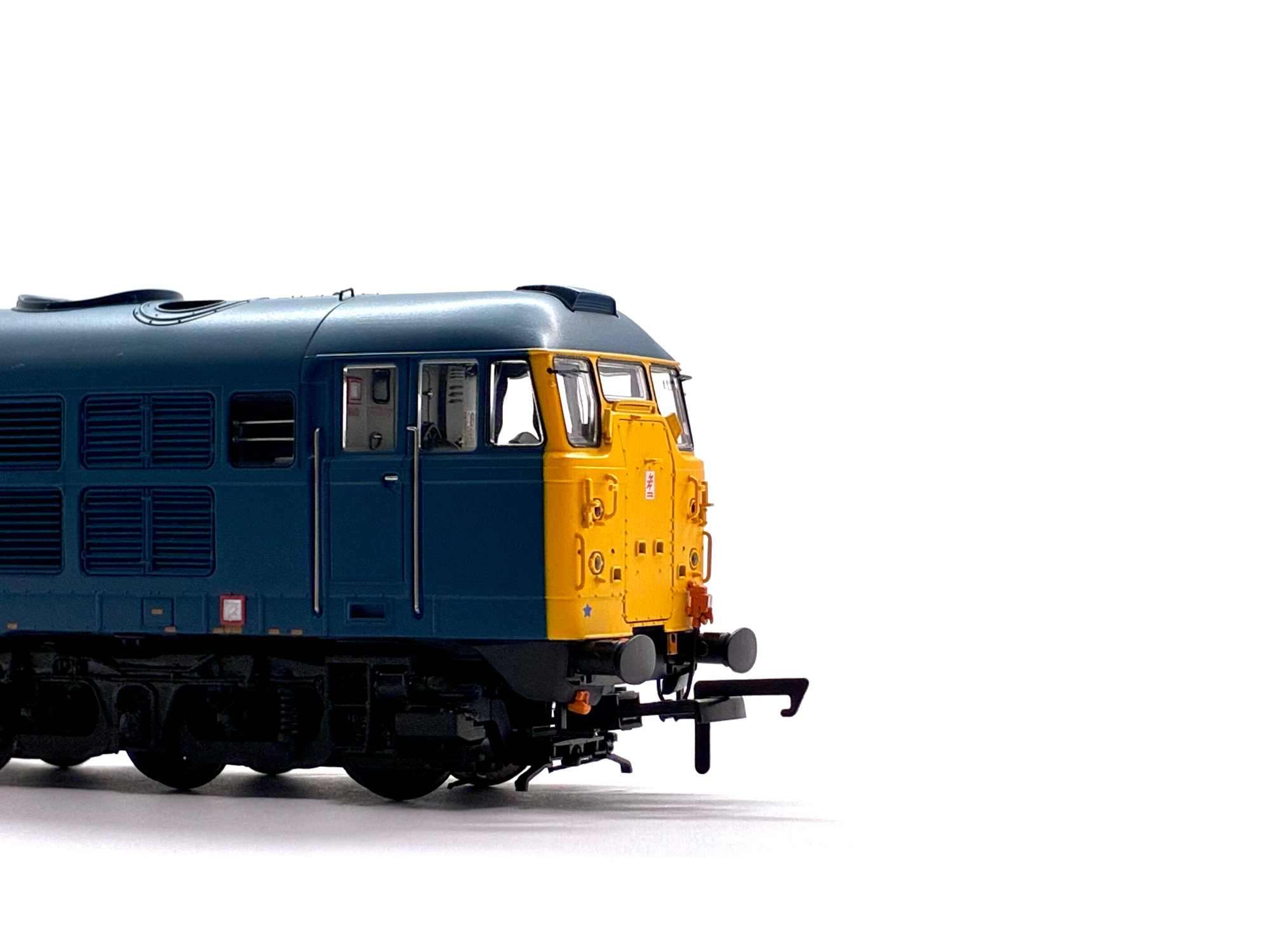 Accurascale ACC3187-DCC Class 31 diesel locomotive 31418 in BR blue livery, DCC sound-fitted, new OO Gauge model.