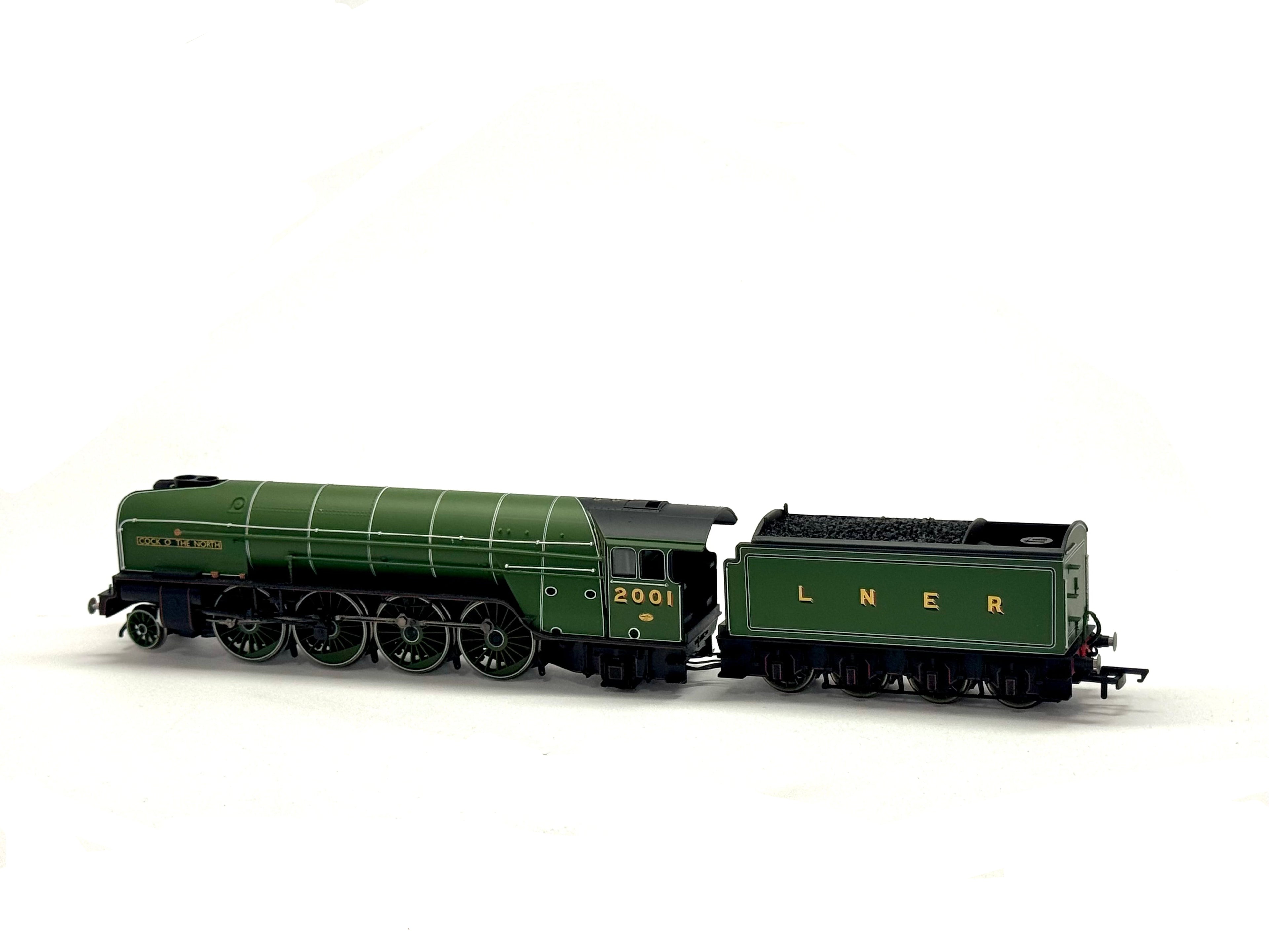 Hornby R3207 Class P2 2-8-2 2001 'Cock O' The North' in LNER Green